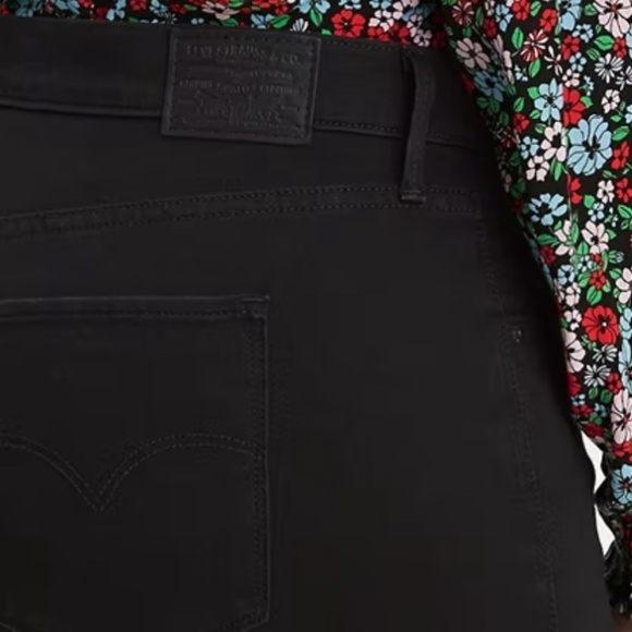 NWT Levi’s Denim Jeans Black Sculpt 721 High rise Skinny Goth Grunge Comfy 24W - Picture 15 of 15